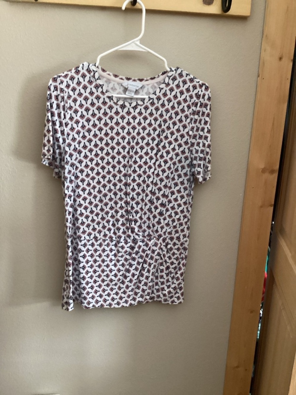 Liz Claiborne Jazzy Eye Catching White Patterned Short-Sleeve Top